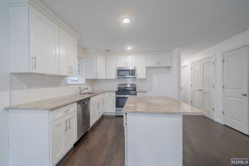 69 13 St, Newark NJ 07107-1108 exterior