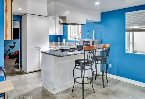 17119 Saticoy St, Van Nuys CA 91406-2146 exterior