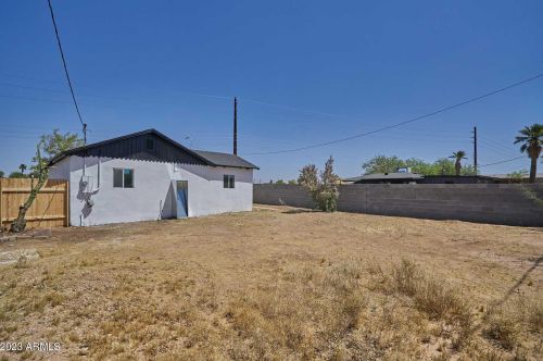 1811 Encinas Ln, Phoenix AZ  85040-1414 exterior