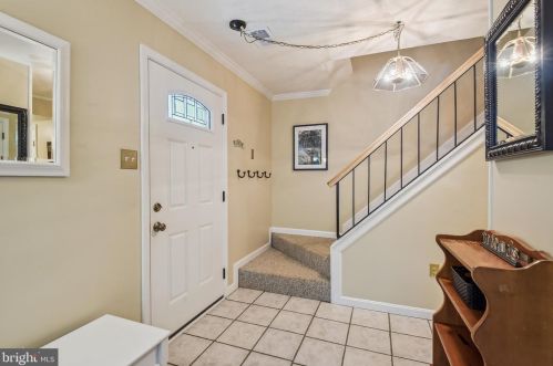 10677 Spring Oak Ct, Springfield, VA 22015-2214
