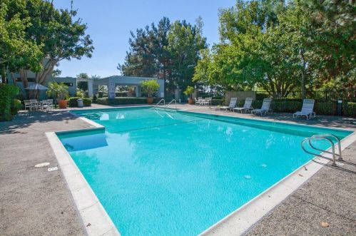 11040 Caminito Vista Pacifica, San Diego CA 92131-3301 exterior