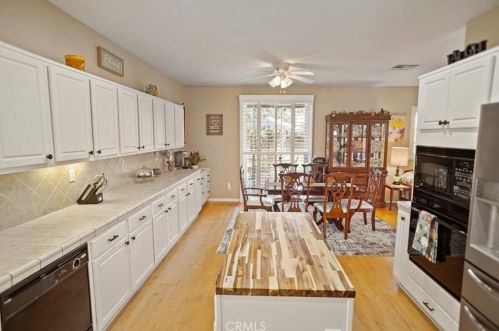 43652 Rialto Dr, Lancaster CA 93535-6156 exterior