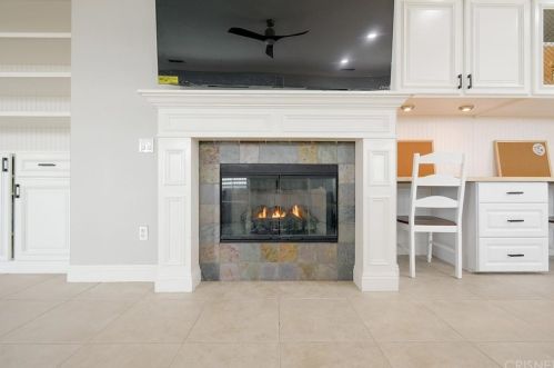 24306 Foxglove Pl, Santa Clarita CA  91354-4922 exterior