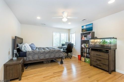 163 Hillcrest Dr, Parsippany NJ  07834-1413 exterior