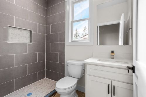 513 5th Ave, Bridgeville PA  15017-1337 exterior