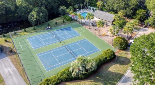 1404 School House Rd, Mount Pleasant SC  29464-3844 exterior