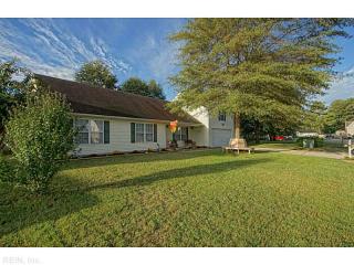 2713 Lake Ridge Ct, Chesapeake, VA 23323-3331