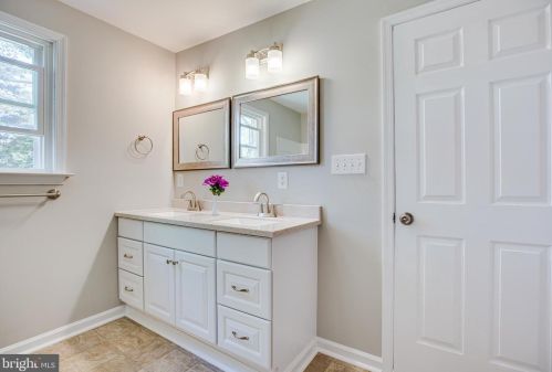 10600 Woodland Dr, Fredericksburg VA  22407-7759 exterior