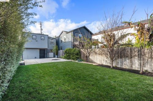 3026 Adeline St, Oakland CA 94608-4412 exterior