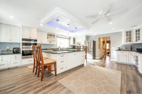 23 Daisy Dr, Mahopac NY  10541-4107 exterior