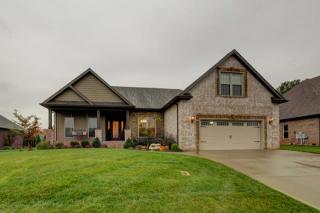 3176 Porter Hills Dr, Clarksville, TN 37043-6865