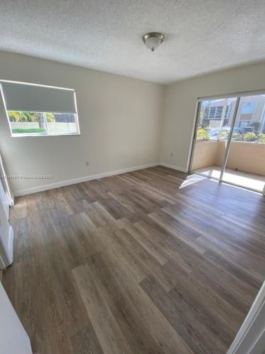 4750 102nd Ave, Miami, FL 33178-2235