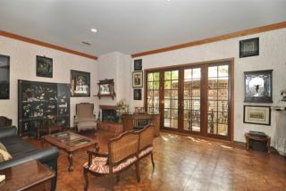 5261 Newcastle Ave, Van Nuys CA  91316-4621 exterior