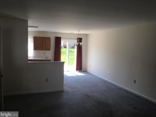 7235 Huntingdon St, Harrisburg, PA 17111-5274