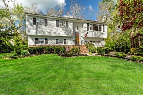 44 Walnut Ave, Tinton Falls, NJ 07701-6132