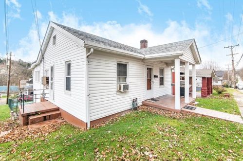 312 Lafferty St, Jeannette, PA 15644-1832