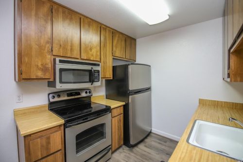 502 Arcadia Dr, Vacaville CA  95687-3355 exterior