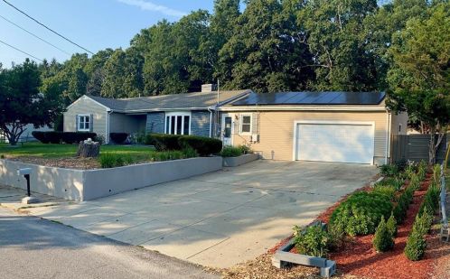 100 Mount Pleasant View Ave, Cumberland, RI 02864-2394