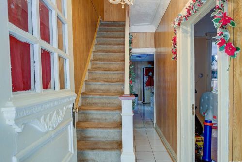 164-38 108th Dr, Jamaica, NY 11433-2904
