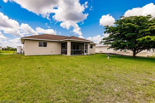 1252 41st St, Cape Coral FL  33909-1201 exterior