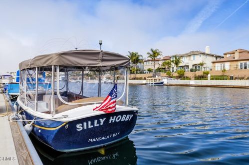 3947 Hemlock St, Oxnard CA  93035-1427 exterior