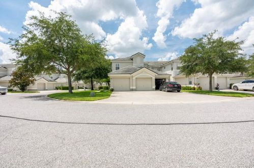 669 Grasslands Village Cir, Lakeland, FL 33803-5479