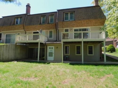 142 Sheraton Ln, Norwich, CT 06360-6416