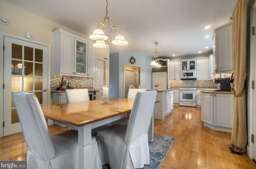 1350 Skelp Level Rd, Downingtown PA  19335-4042 exterior