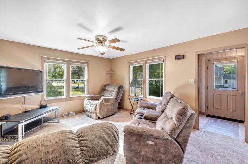 108 Cedar St, Pulcifer, WI 54124-9354