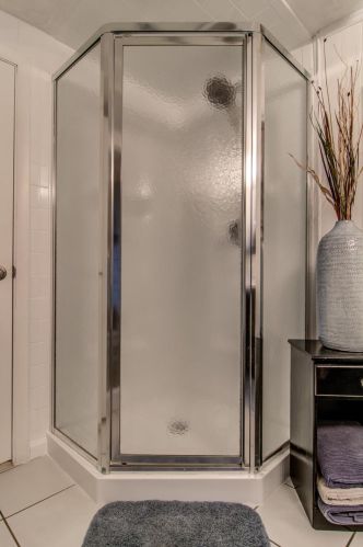 8250 Jackson Ave, Hammond IN  46321-1633 exterior