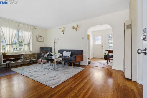 3401 Dakota St, Oakland, CA 94602-3801
