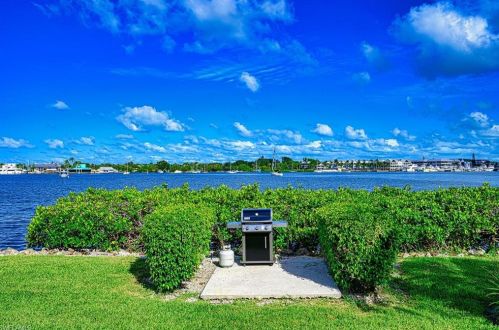 1280 Blue Point Ave, Naples FL  34102-0584 exterior