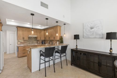 43211 Lacovia Dr, Indio CA  92203-8016 exterior