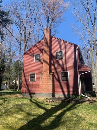 23 Colonial Dr, Windsor, CT 06095-2350