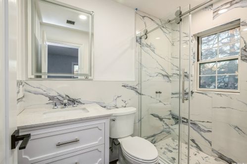 57 Bobwhite Ln, Hicksville NY  11801-4520 exterior