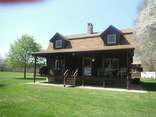 10 Point Breeze Rd, Uncasville, CT 06382-2217
