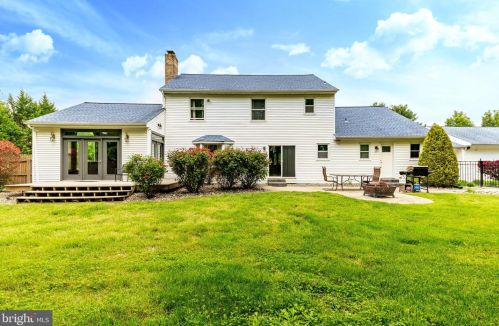 8 Kings Ct, Auburn NJ  08085-5033 exterior