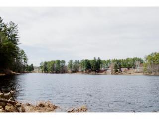 22 Robin Hood Dr, Nottingham NH  03290-5624 exterior
