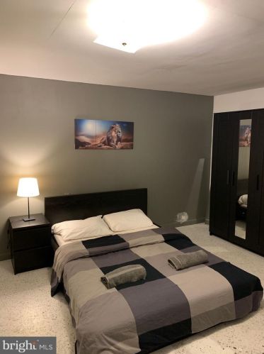 14463 Village Dr, Woodbridge VA  22191-2717 exterior