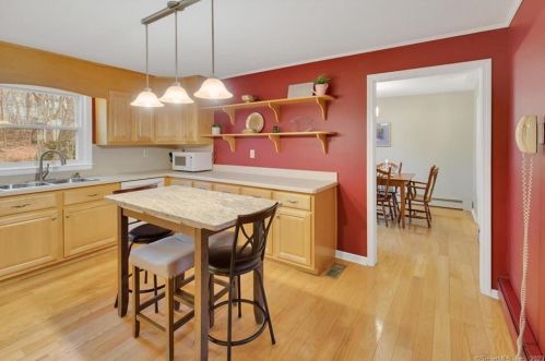 26 Ridge Rd, Southington CT  06489-2437 exterior