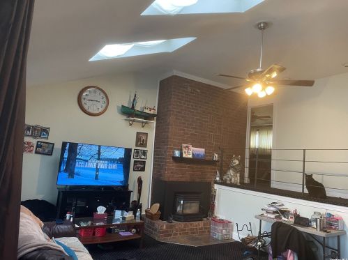 3812 Dianne St, Bethpage, NY 11714-5405