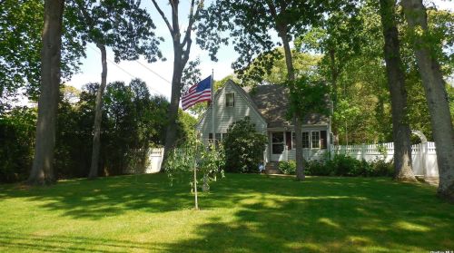 19 Blydenburgh Rd, South Setauket, NY 11720-4365