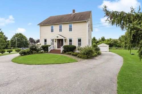31 Pine Swamp Rd, Cumberland, RI 02864-1001