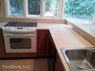 17 Saw Timber Dr, Hilton Head Island SC  29926-1044 exterior