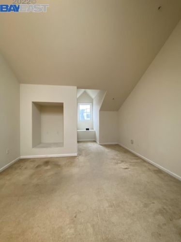 3725 Whitworth Dr, Pleasanton CA  94568-1377 exterior