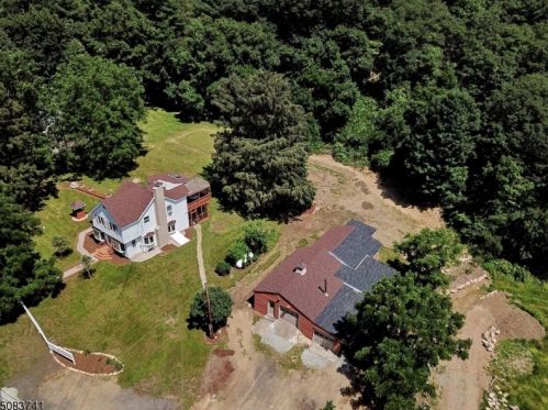 566 Stonetown Rd, Skyline Lakes NJ  07456-1311 exterior