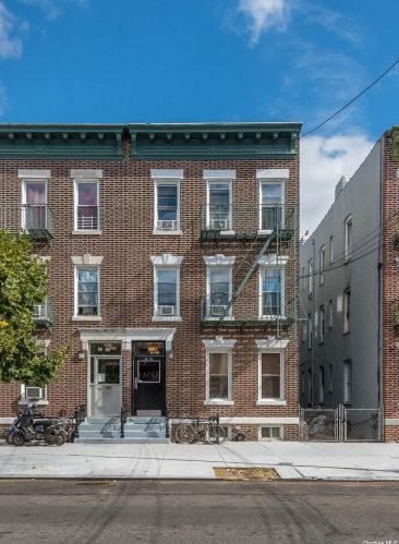 42-09 23rd Ave, Long Island City, NY 11105-3720