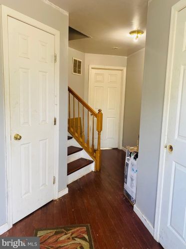 7818 Dogue Indian Cir, Lorton, VA 22079-2145