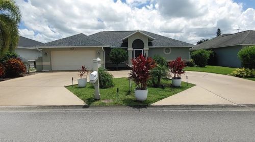 3626 Kent Dr, Naples, FL 34112-3738