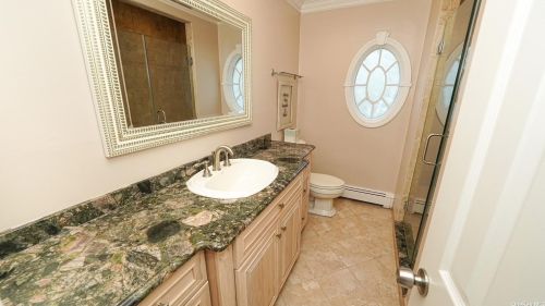 255 Maple St, Islip Manor NY  11751-4801 exterior